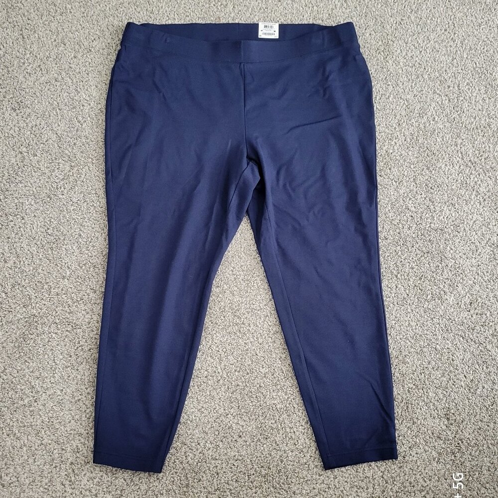 Plus NWT Skinny Leg Pants